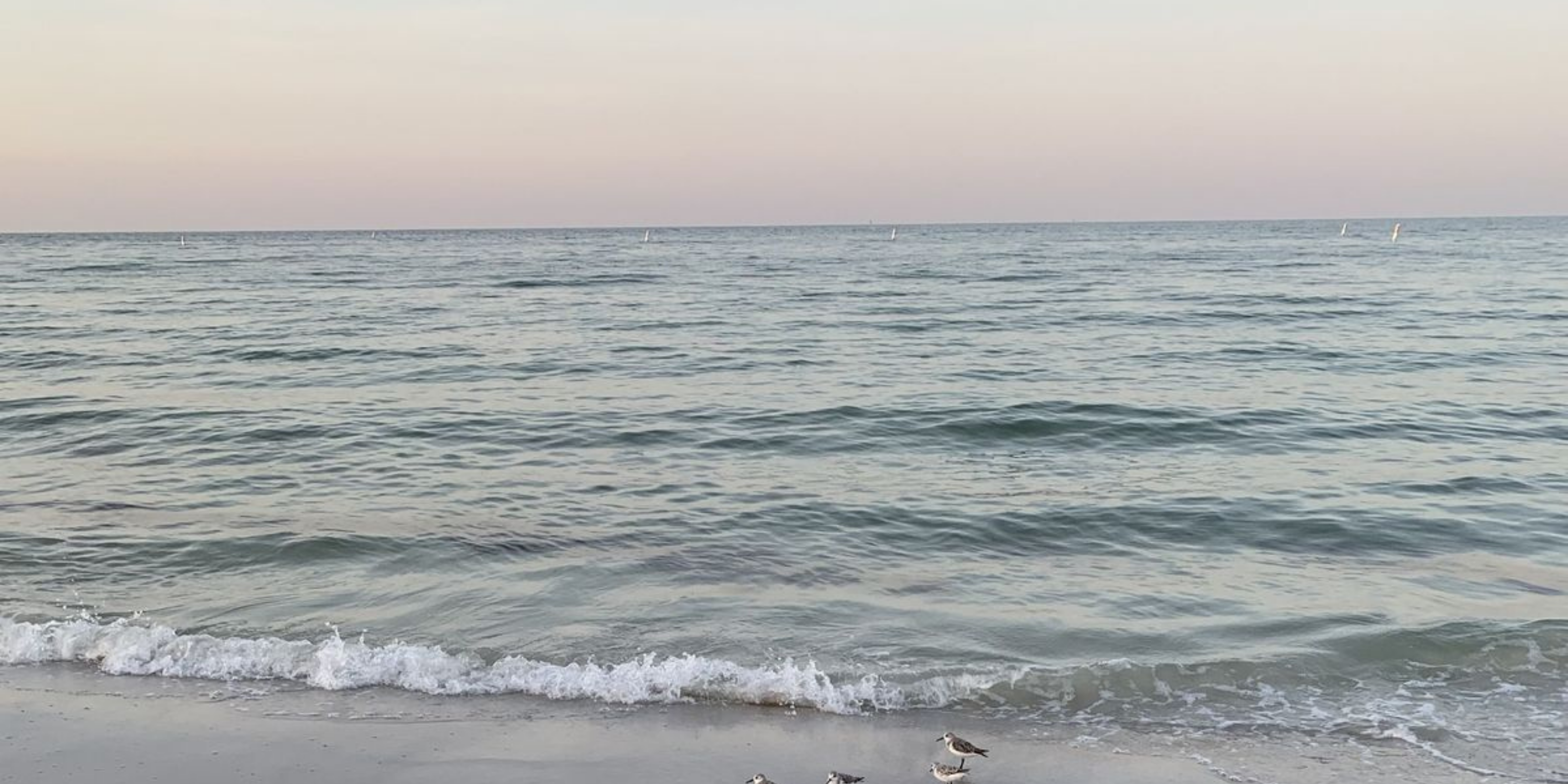 Vacation Capsule: 8 Pieces for a Long-Weekend Beach Trip
